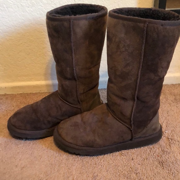 UGGs - Picture 1 of 8